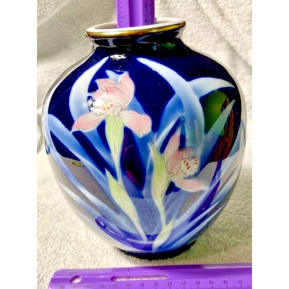 Vintage Iris Vase by Sato Gorden Navy Blue Ceramic 6 x 4 Inches - Picture 6 of 6